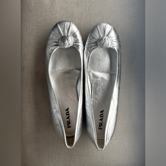 Silver Prada flats - Picture 1 of 3